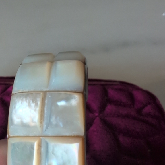 Elegant Mother of Pearl Cuff Bracelet - Picture 4 of 6